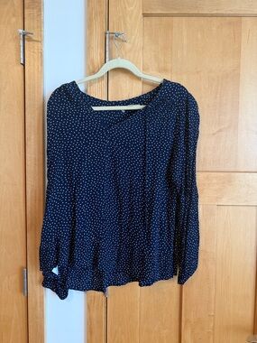 LOFT Women’s Navy Polka Dot Long-Sleeve Top. large.